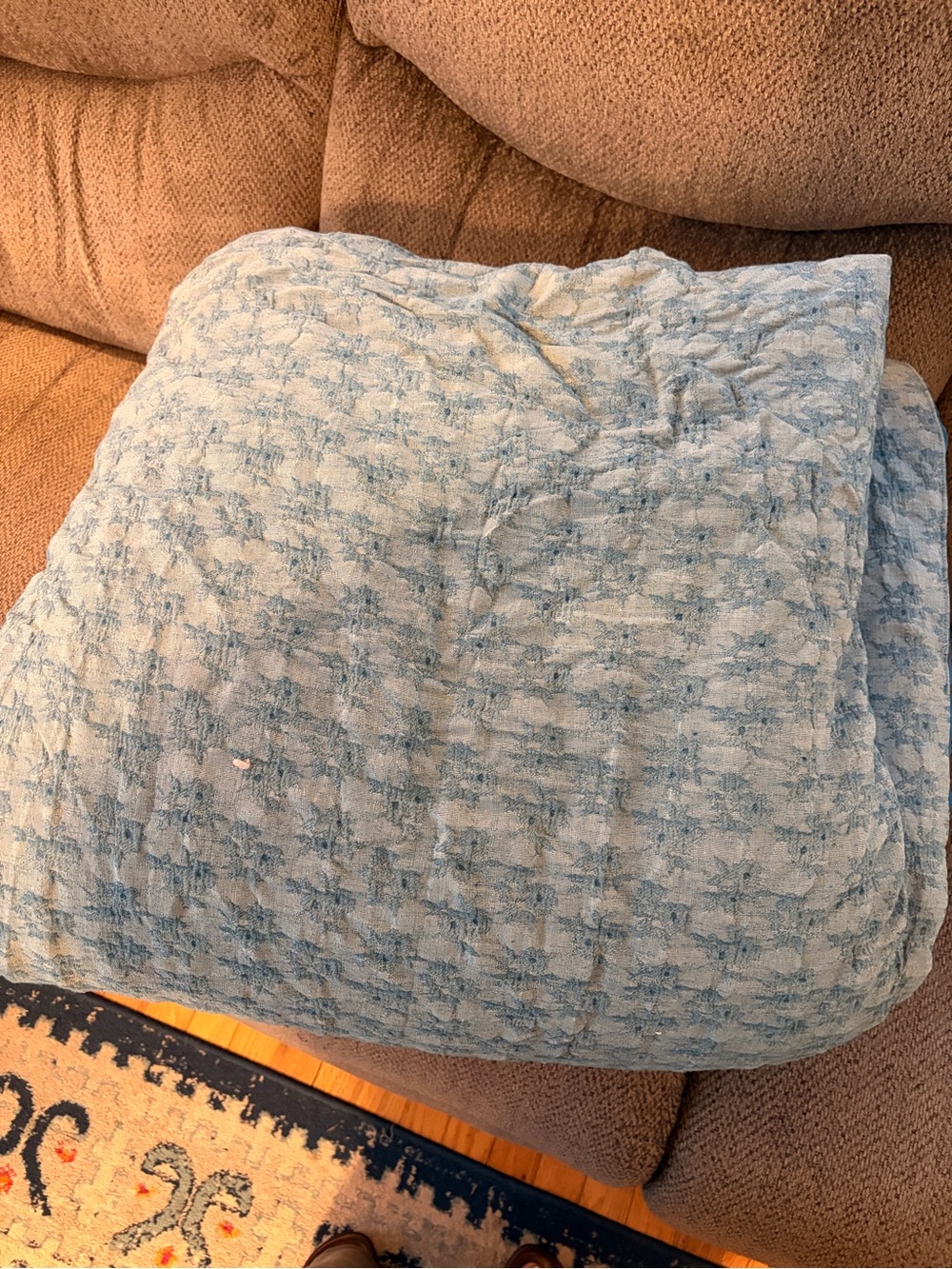 The Pioneer Woman Light Blue Queen Comforter set